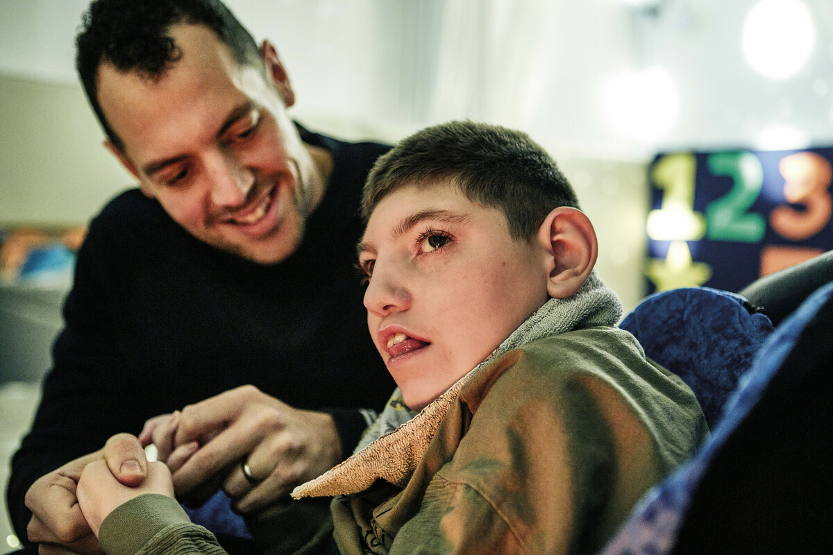 Finley And Lee In The Sensory Room 