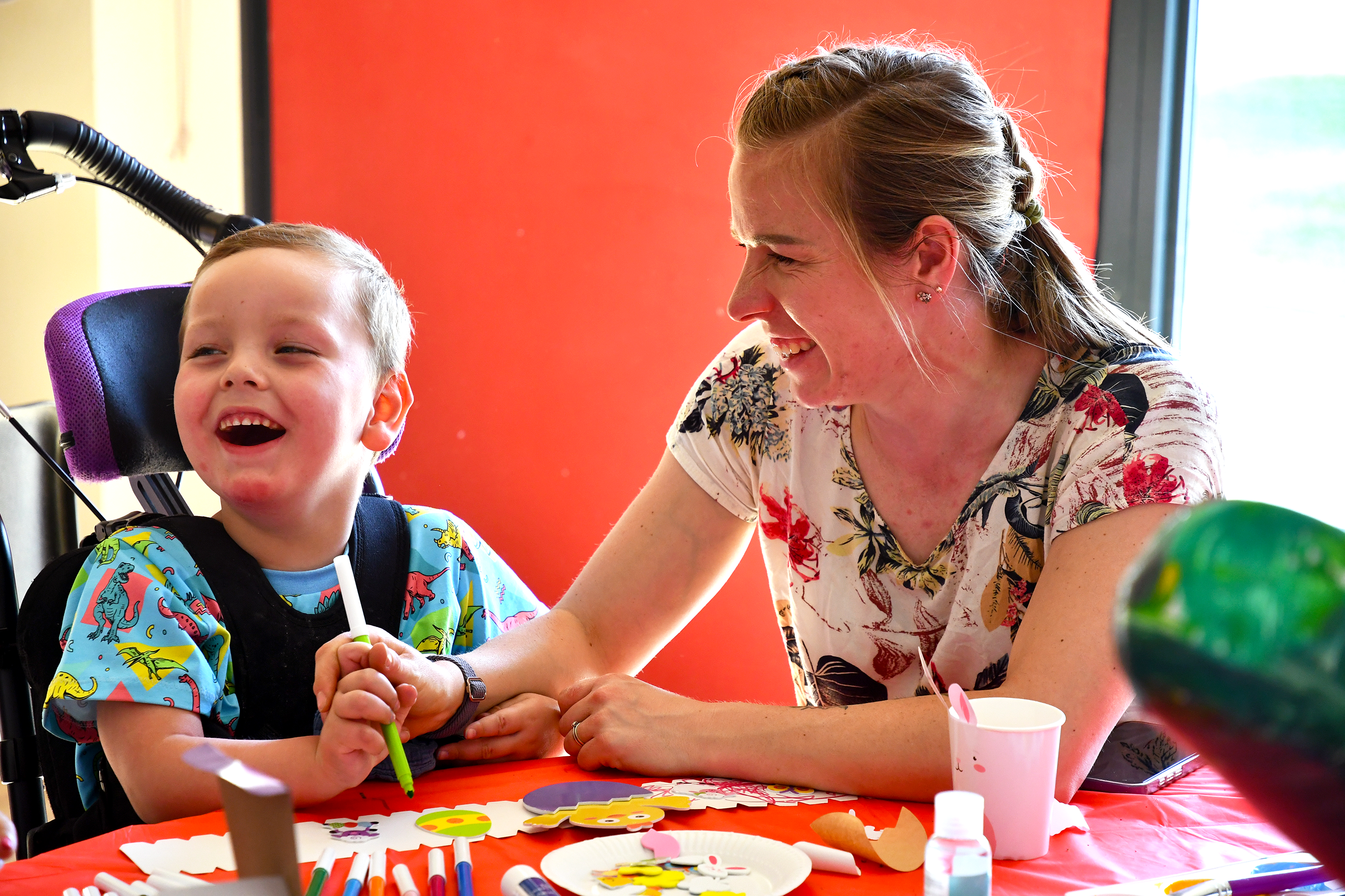 Image of art therapy at Demelza, child drawing